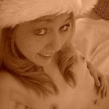 Jovencita Desnuda en Navidad (16)